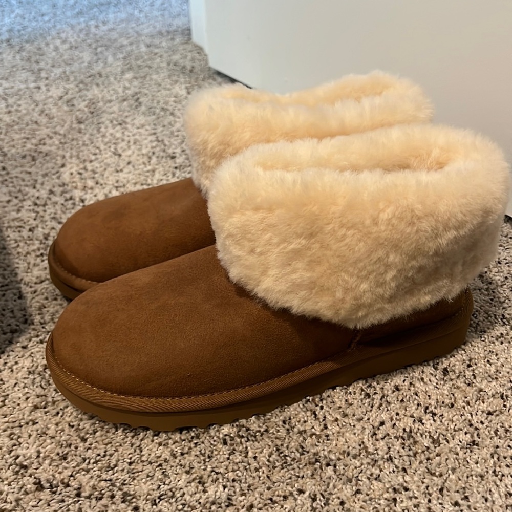 WOMENS UGGS